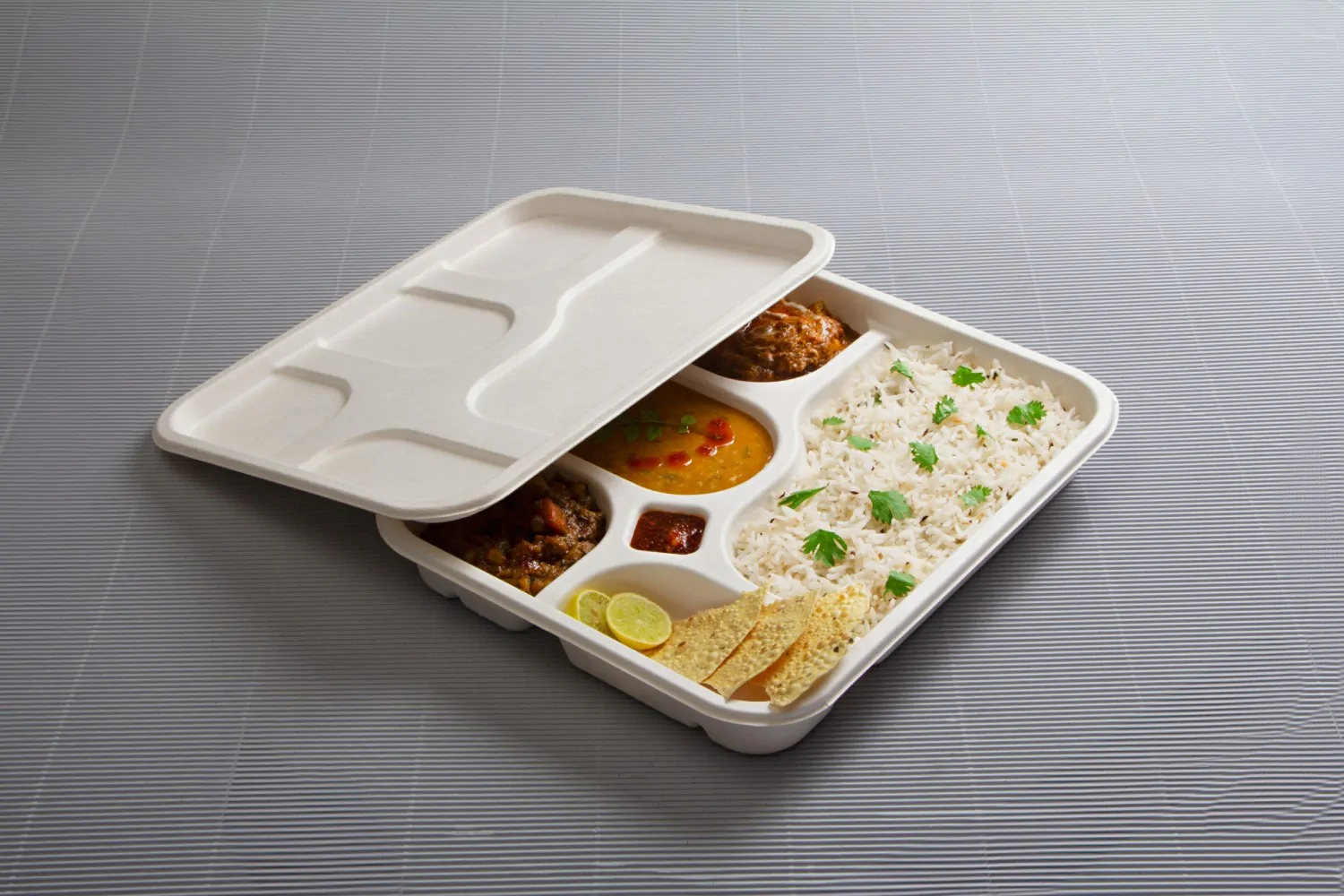 Five Sections Sugarcane Bagasse Plate with Lid - Ecolates